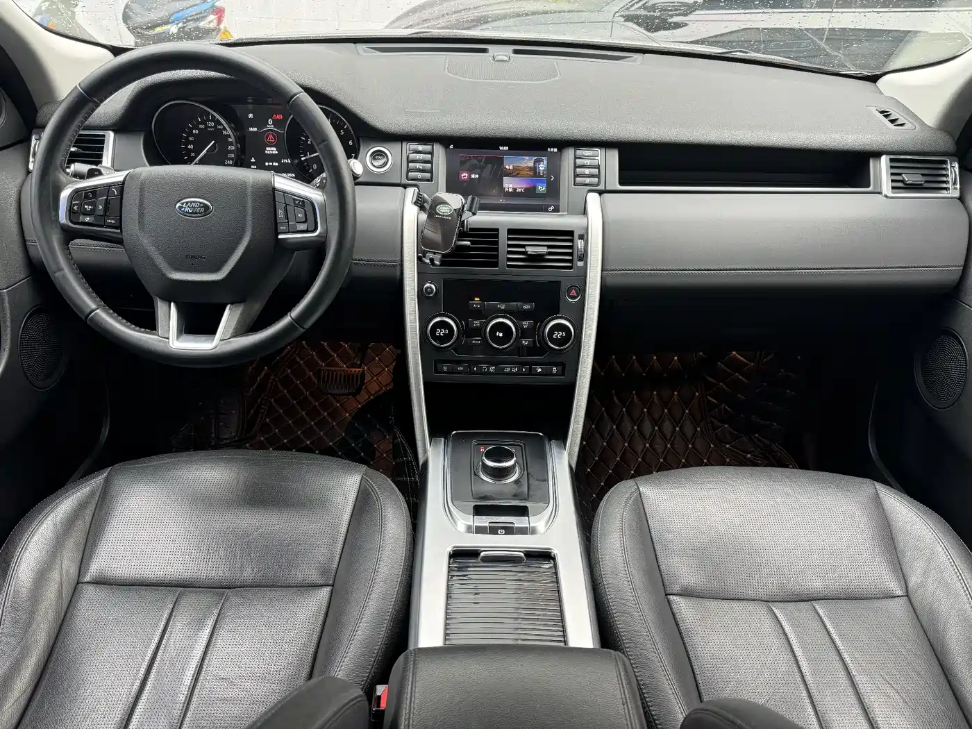 Land Rover Discovery Sport 2018 240PS SE Edition фото 11