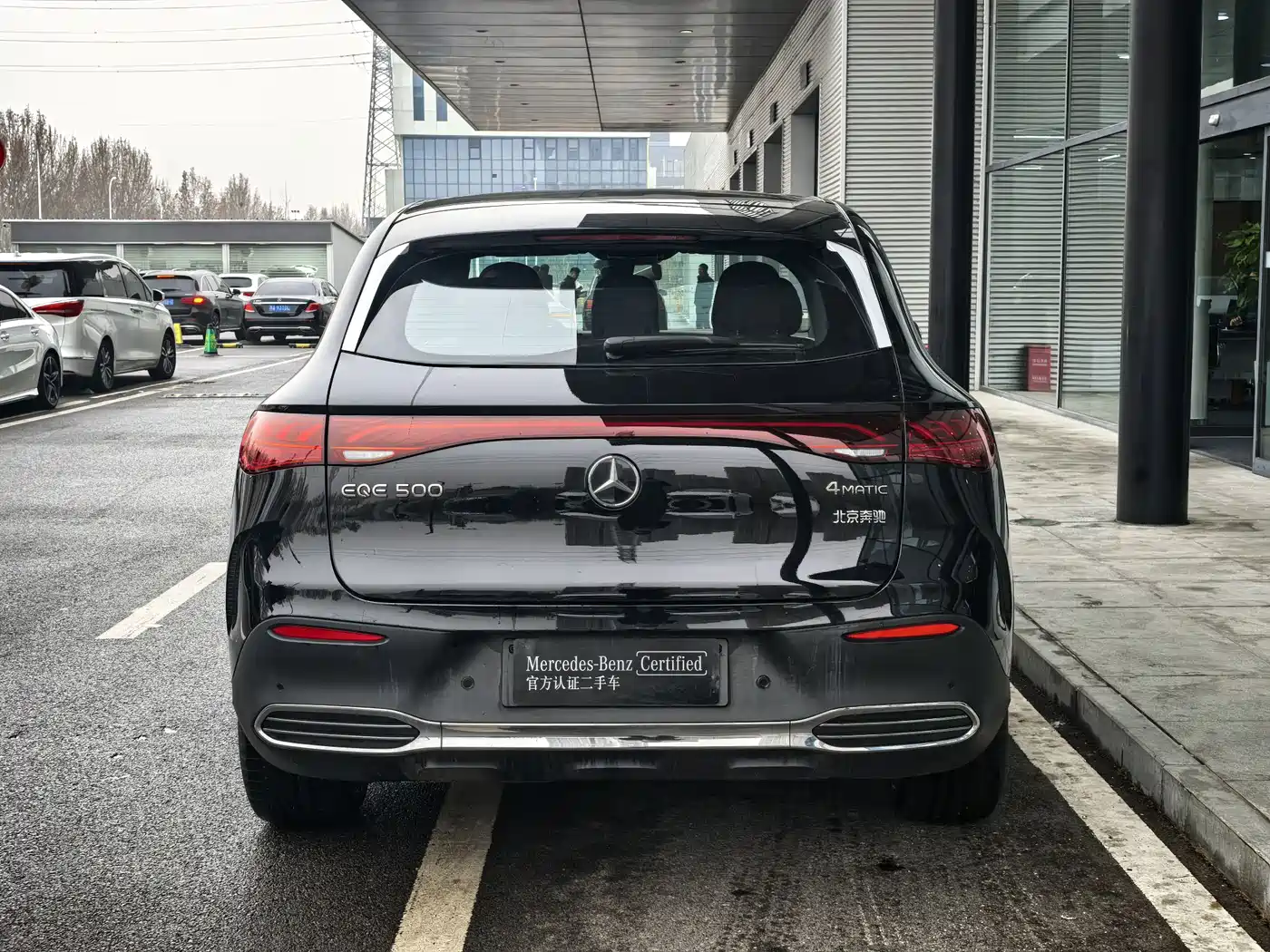 MERCEDES-BENZ EQE SUV