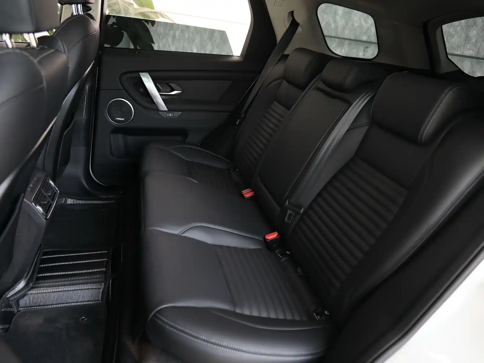 صورة 14 - Land Rover Discovery Sport