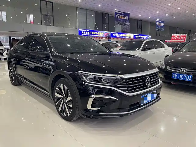 Volkswagen Passat 2025 Outstanding 380TSI Dragon Glory Edition — фото 3
