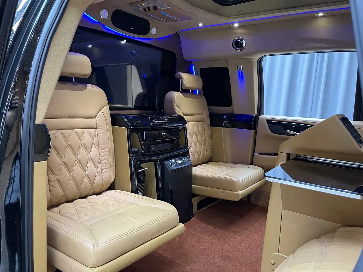 Cadillac Escalade 2017 6.2L ESV Platinum Extended фото 5