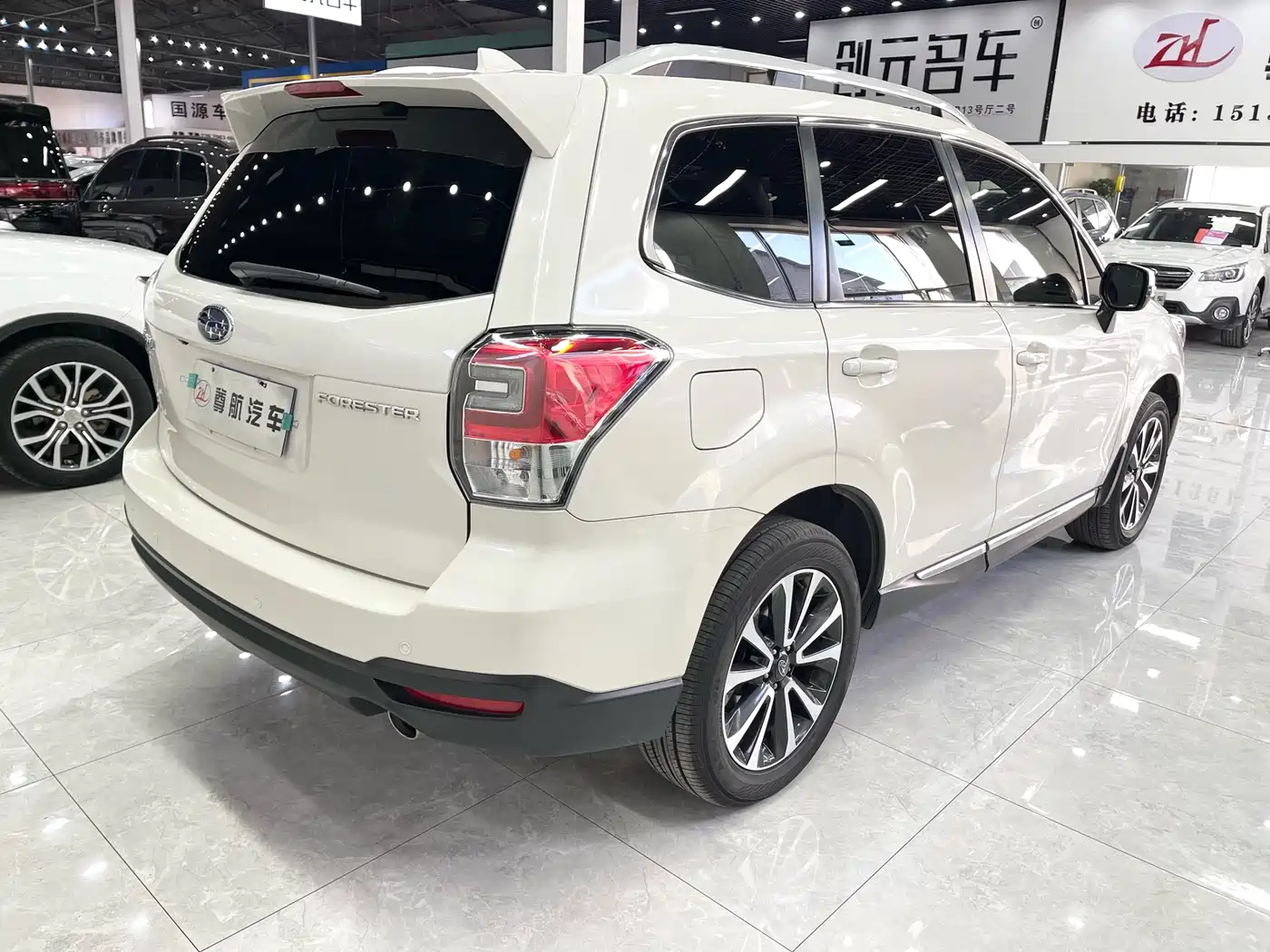 Subaru Forester 2016 2.0i Fashion Navigation Edition фото 8