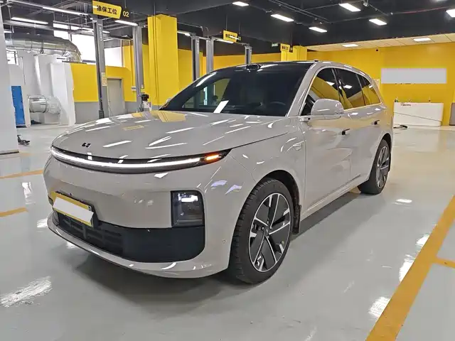 Li Auto L6 2026