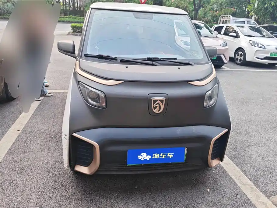 BAOJUN E200