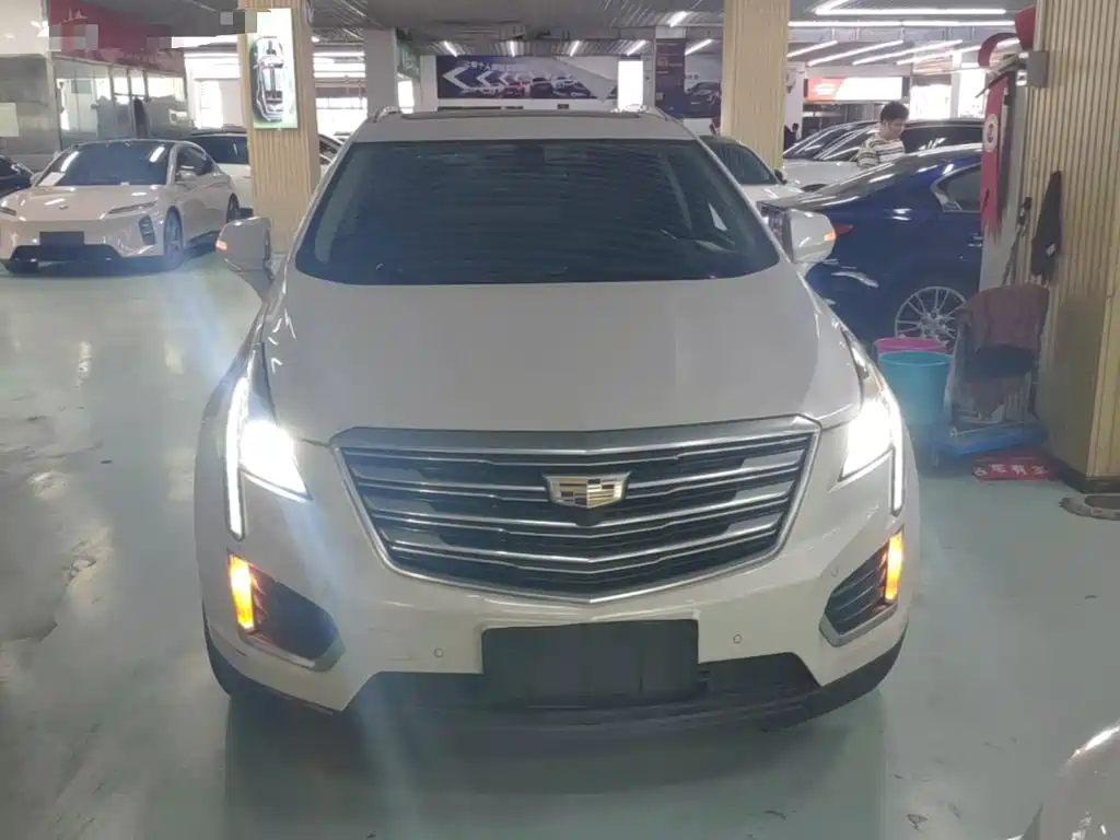 Cadillac XT5 2017 2016 25T Luxury Model