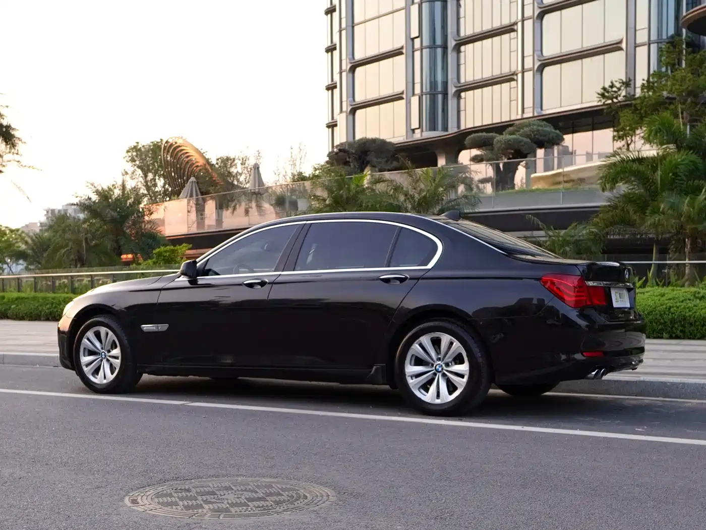 BMW 7 Series 2011 730Li Elegance фото 11
