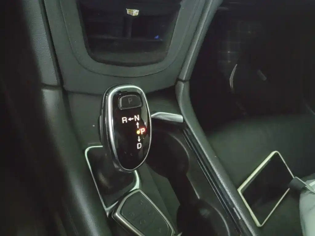 Cadillac XT5 2017 2016 25T Luxury Model