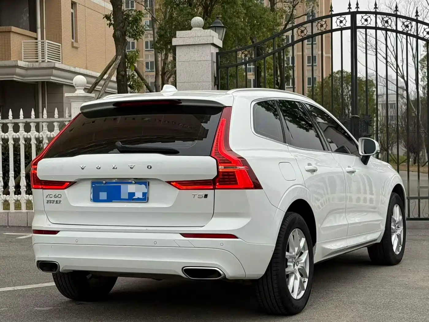 VOLVO XC60