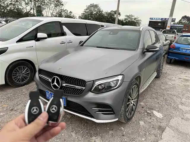 MERCEDES-BENZ GLC AMG
