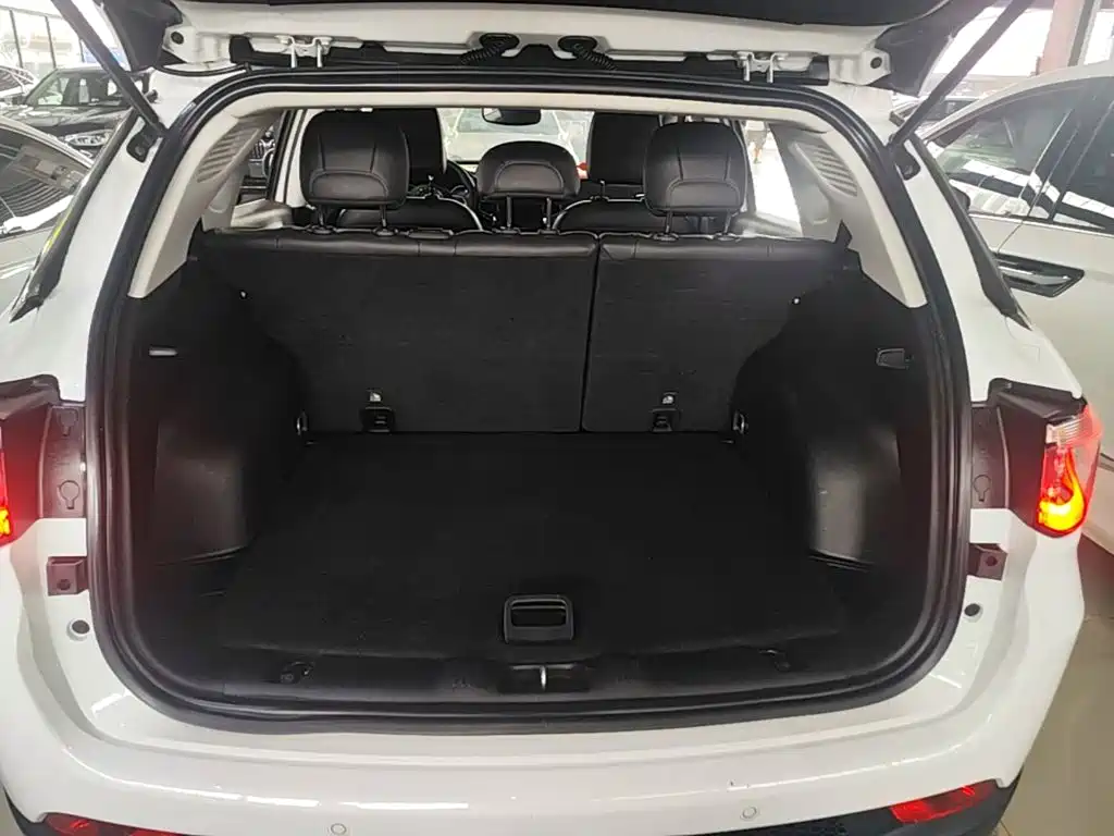 Фото 19 - Jeep Compass