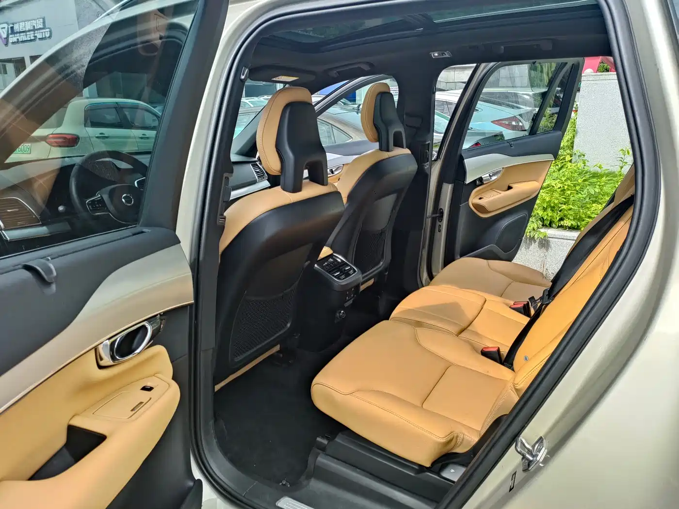 Фото 12 - Volvo XC90