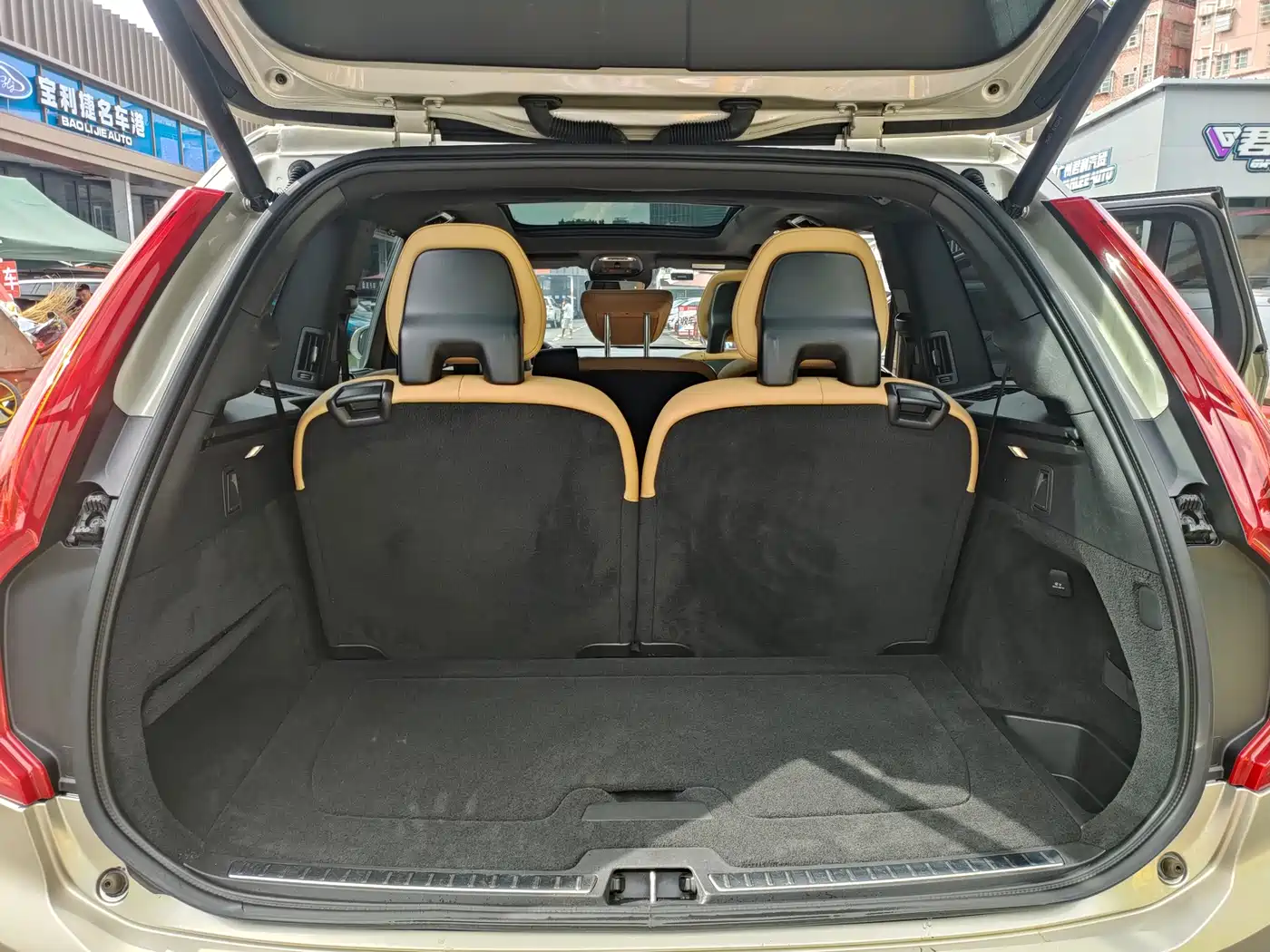 Фото 13 - Volvo XC90
