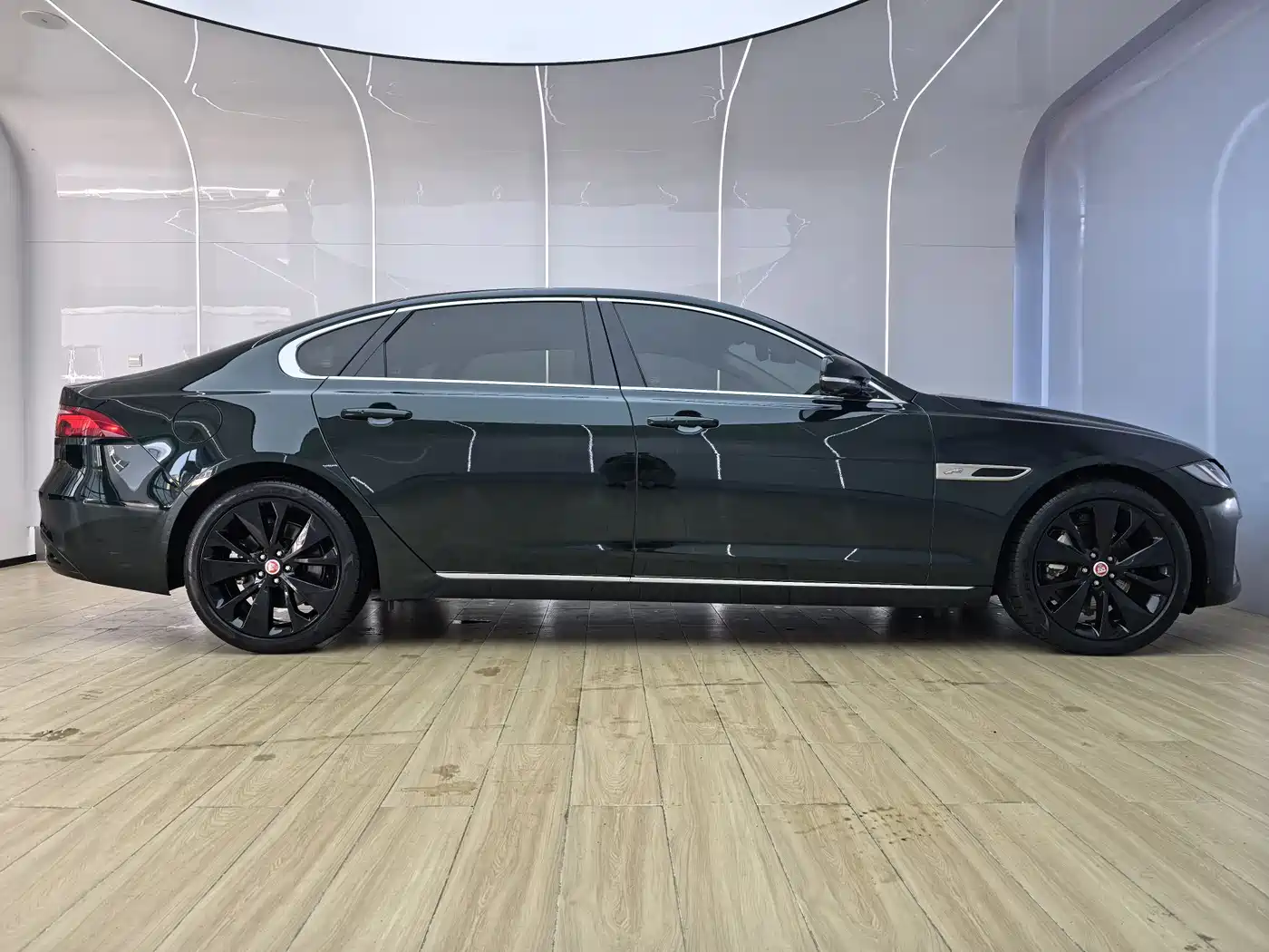 Jaguar XFL 2025 2024 2.0T P250 2WD Premium Luxury