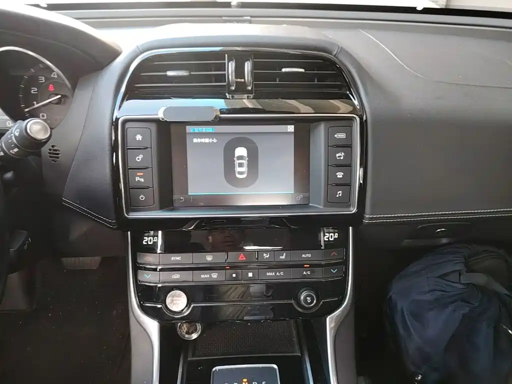 Jaguar XE 2015 2015 2.0T 200PS R-Sport
