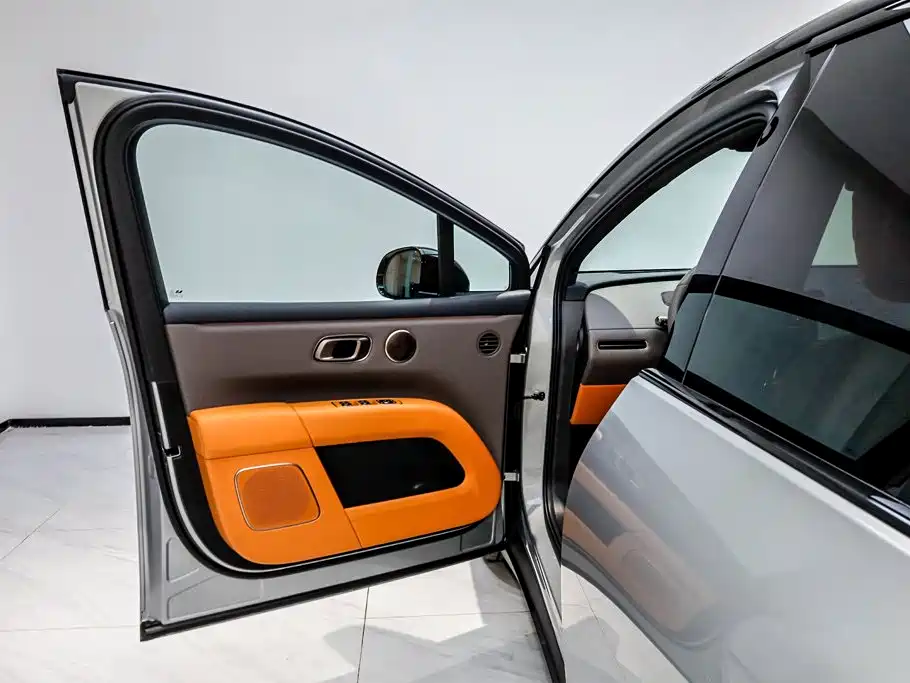 Photo 9 - Li Auto i6