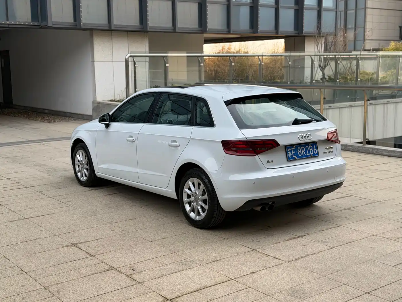 Audi A3 2014 Sportback 35 TFSI Automatic Fashion фото 4