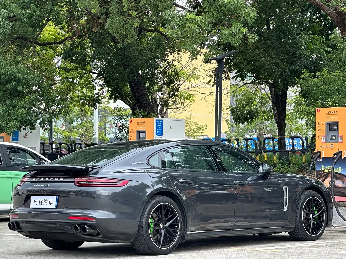 Фото 9 - Porsche Panamera