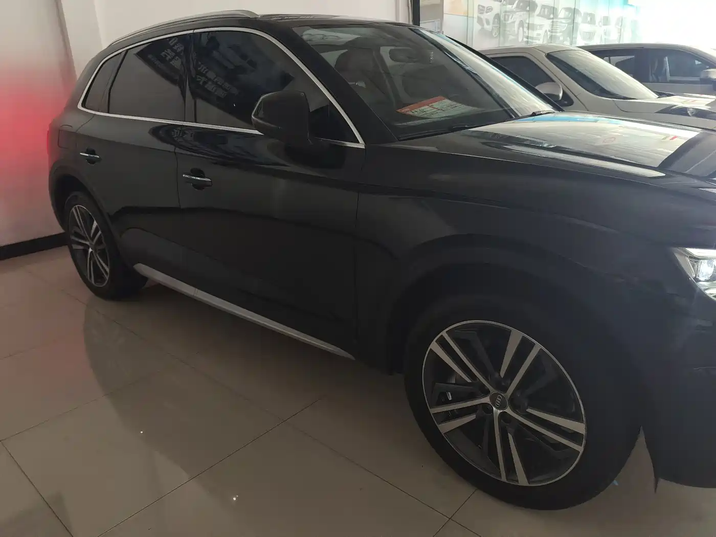 Photo 5 - Audi Q5L