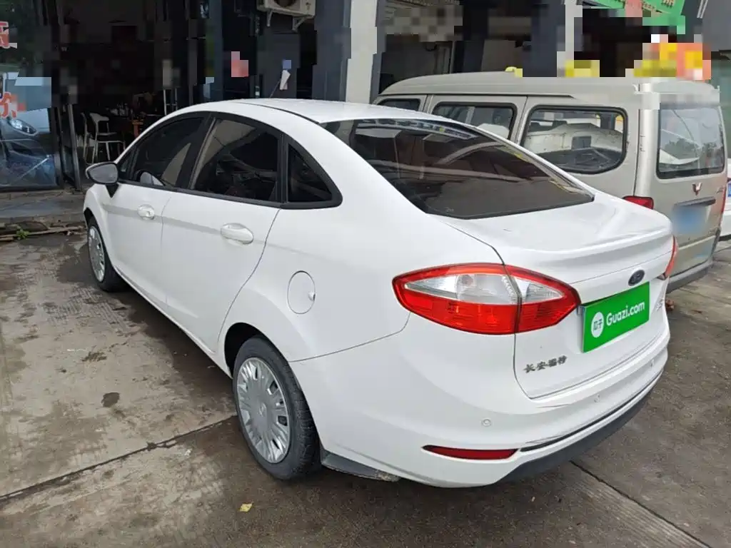 Ford Fiesta 2015 2013 Sedan 1.5L Manual Trend