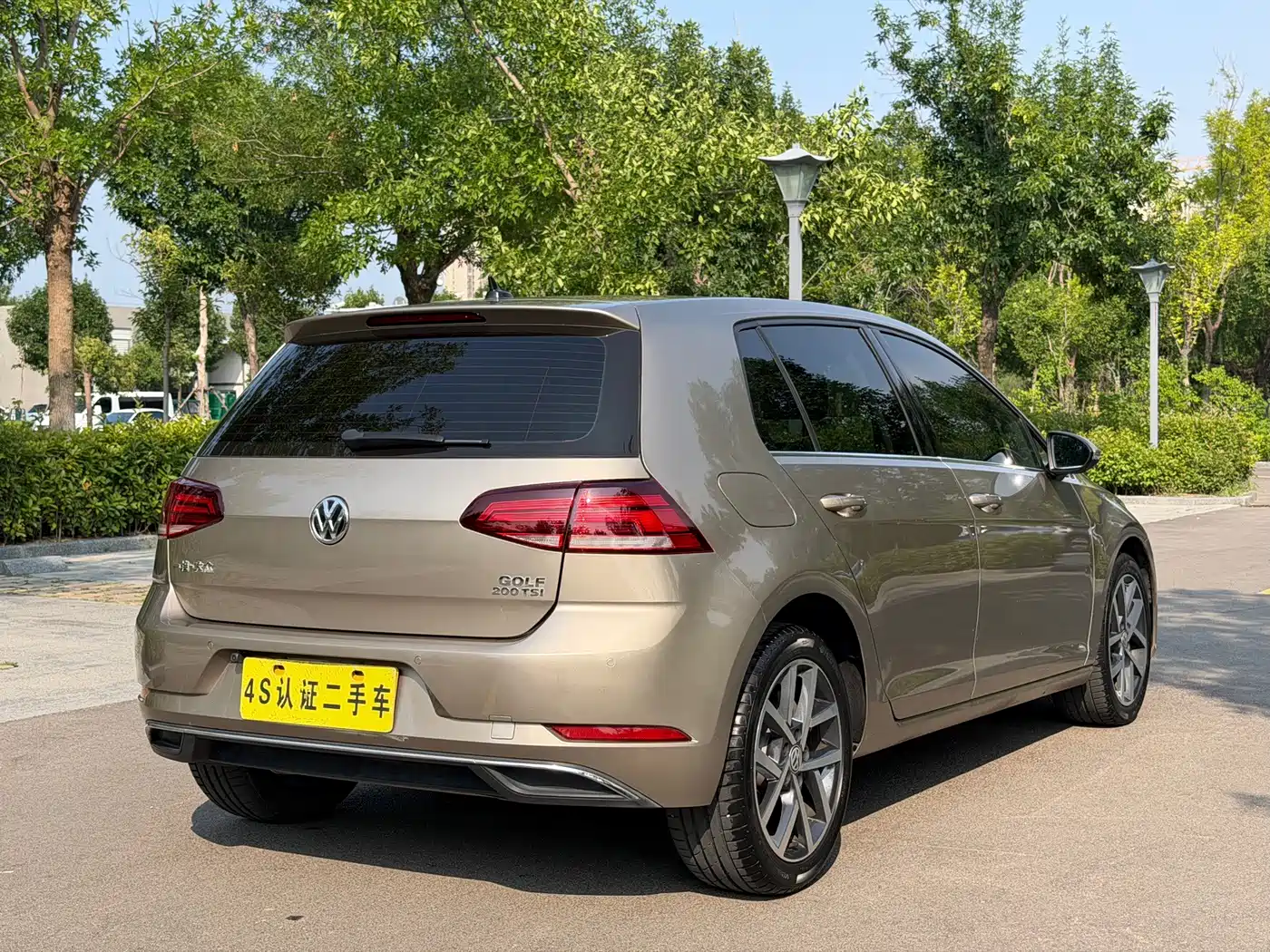 Фото 21 - Volkswagen Golf
