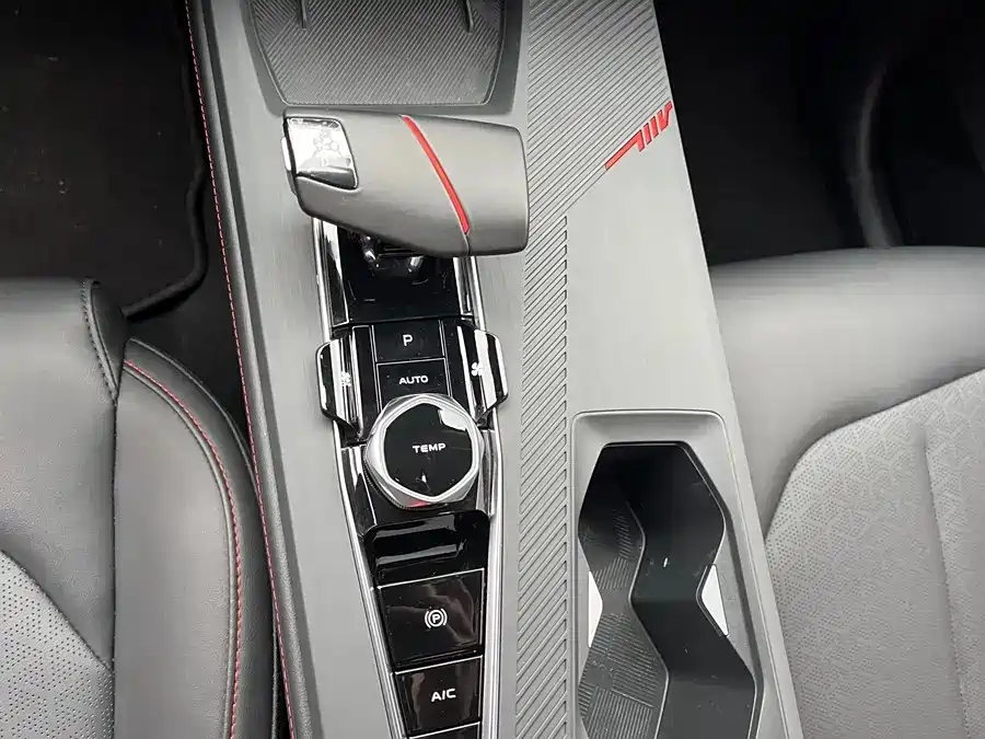 Changan Oshan Z6 2022 2022 Blue Whale 1.5T DCT Intelligent Enjoyment