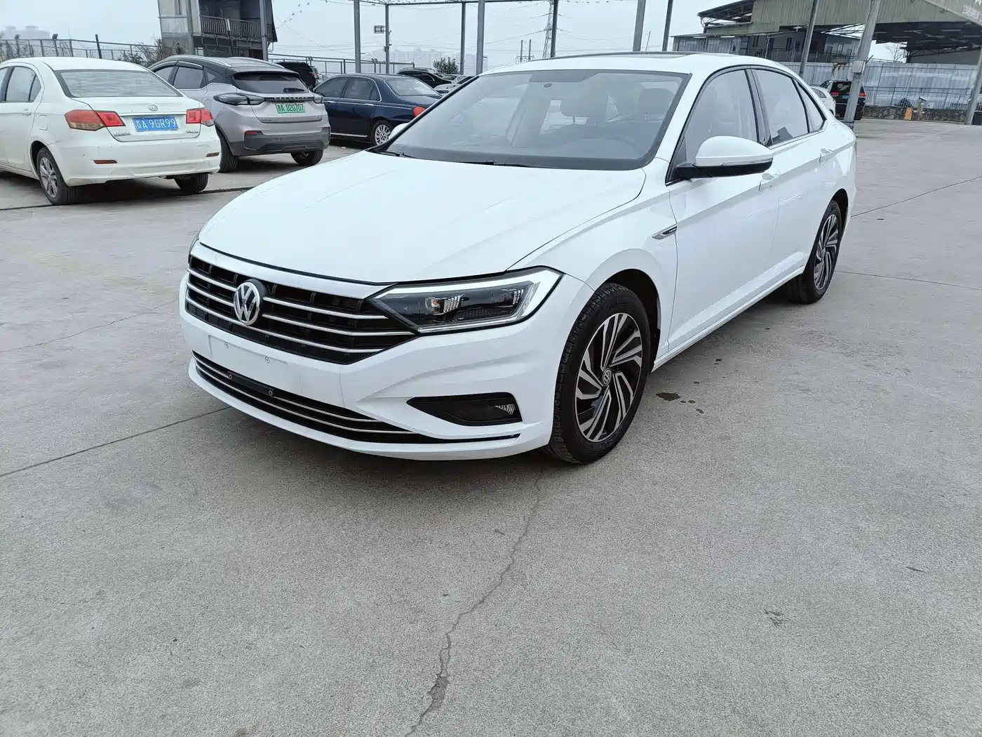 VOLKSWAGEN SAGITAR