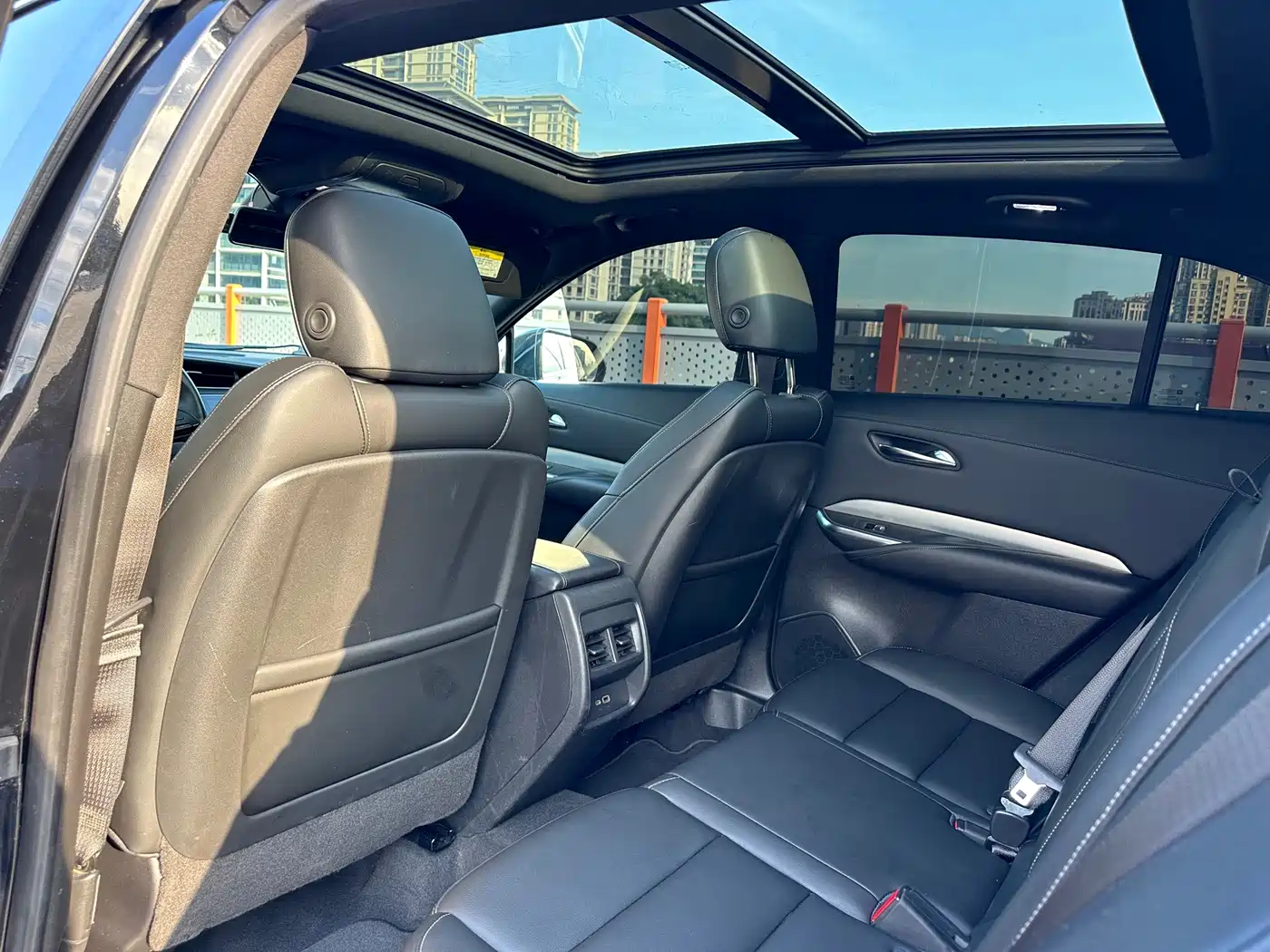 Фото 6 - Cadillac XT4