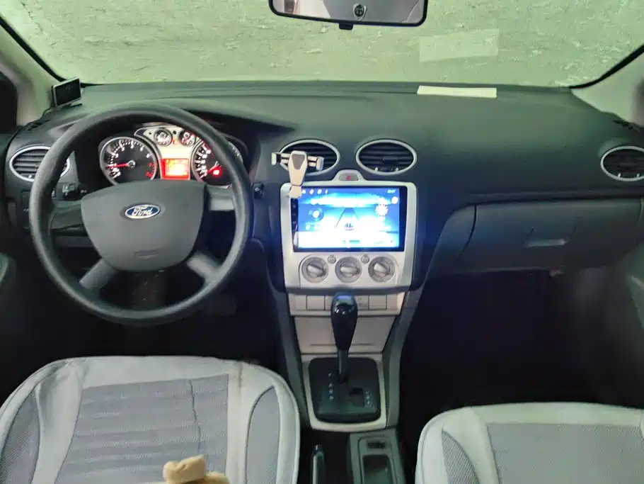 Ford Focus 2012 2012 Hatchback Classic 1.8L Auto Base