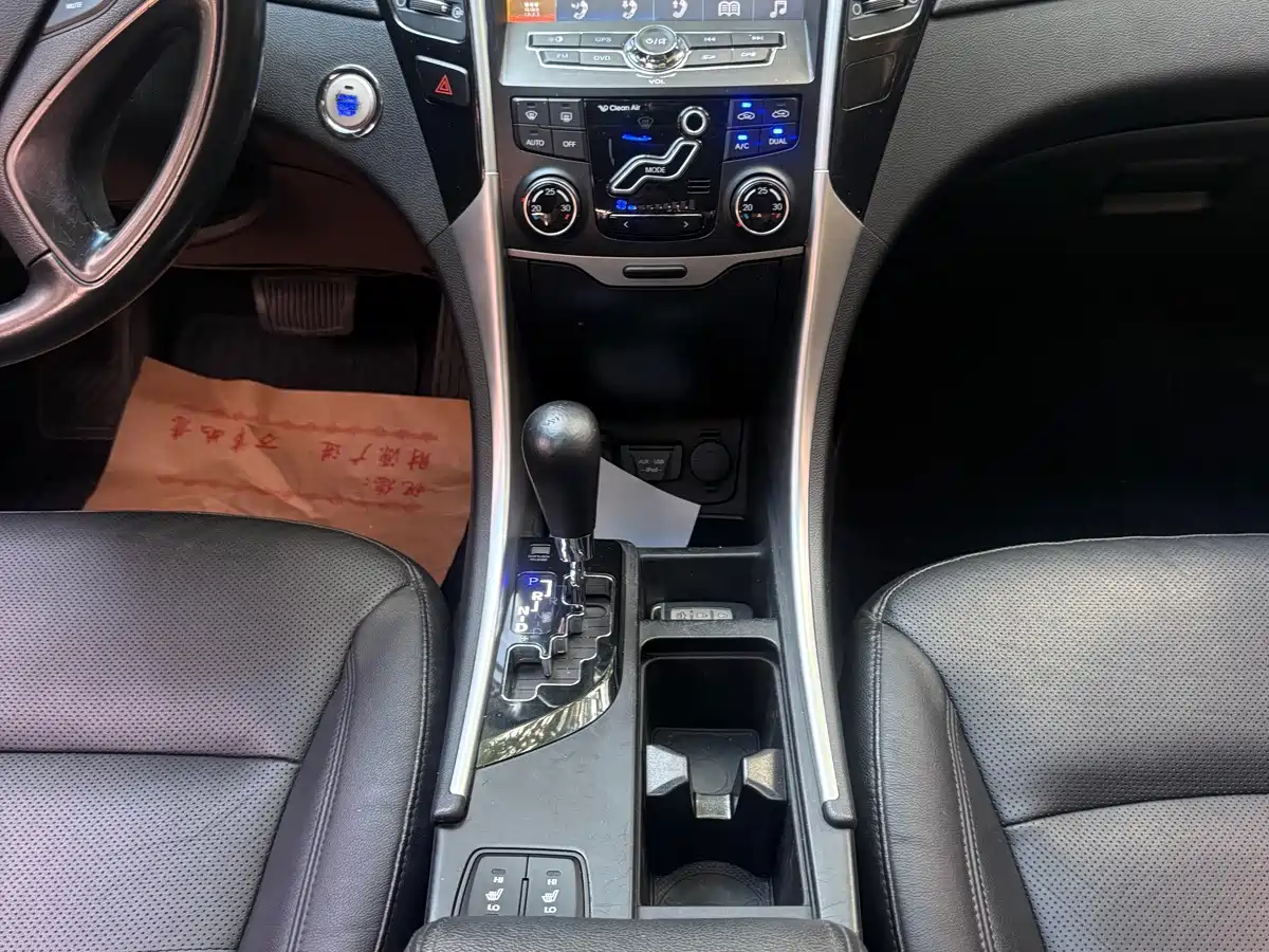 Hyundai Sonata 2013 2013 2.0L Automatic Luxury Edition