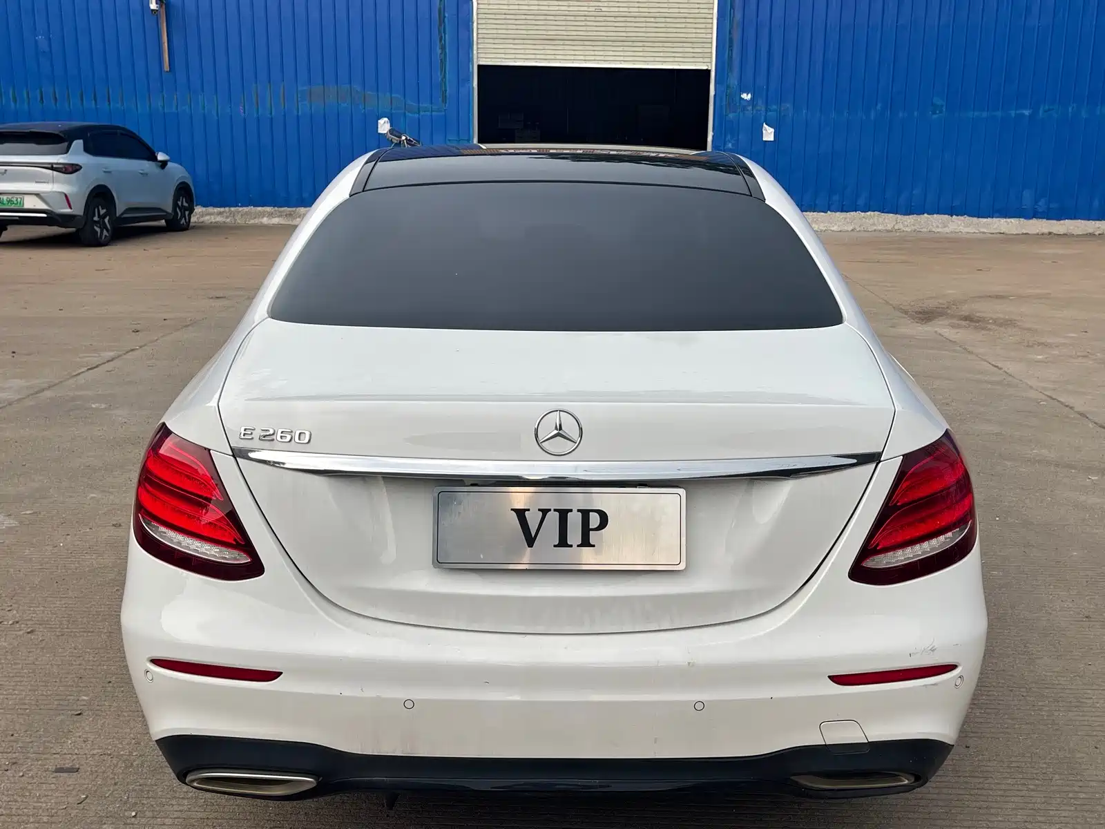 Фото 4 - Mercedes-Benz E-Class (Import)