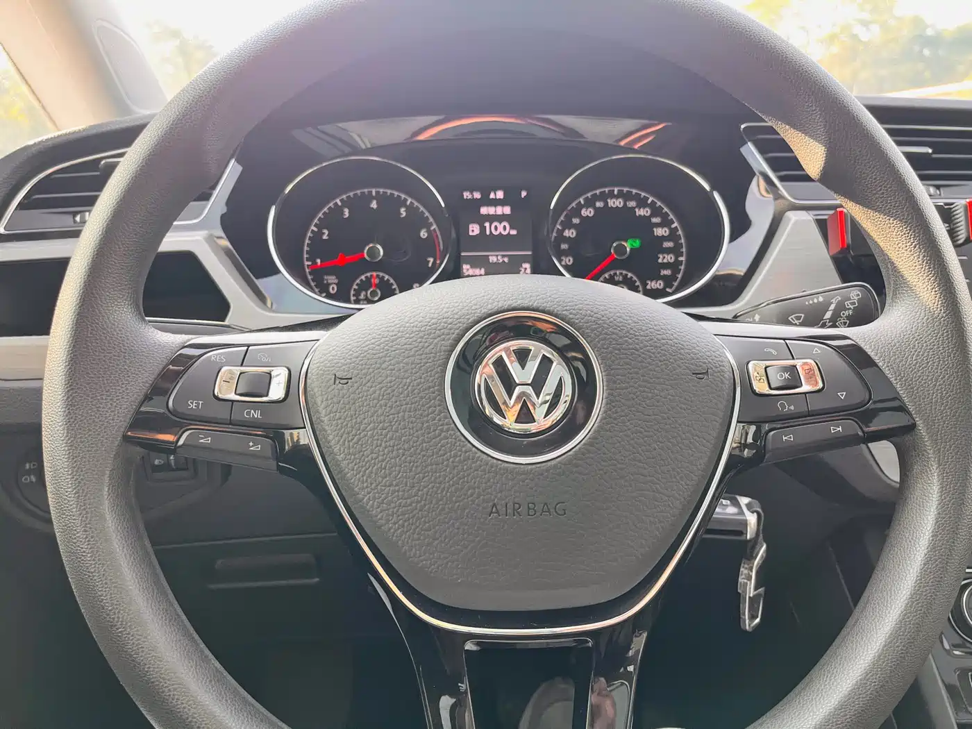 Volkswagen Touran 2018 Touran L 280TSI DSG Comfort Edition 7-seater China VI фото 6