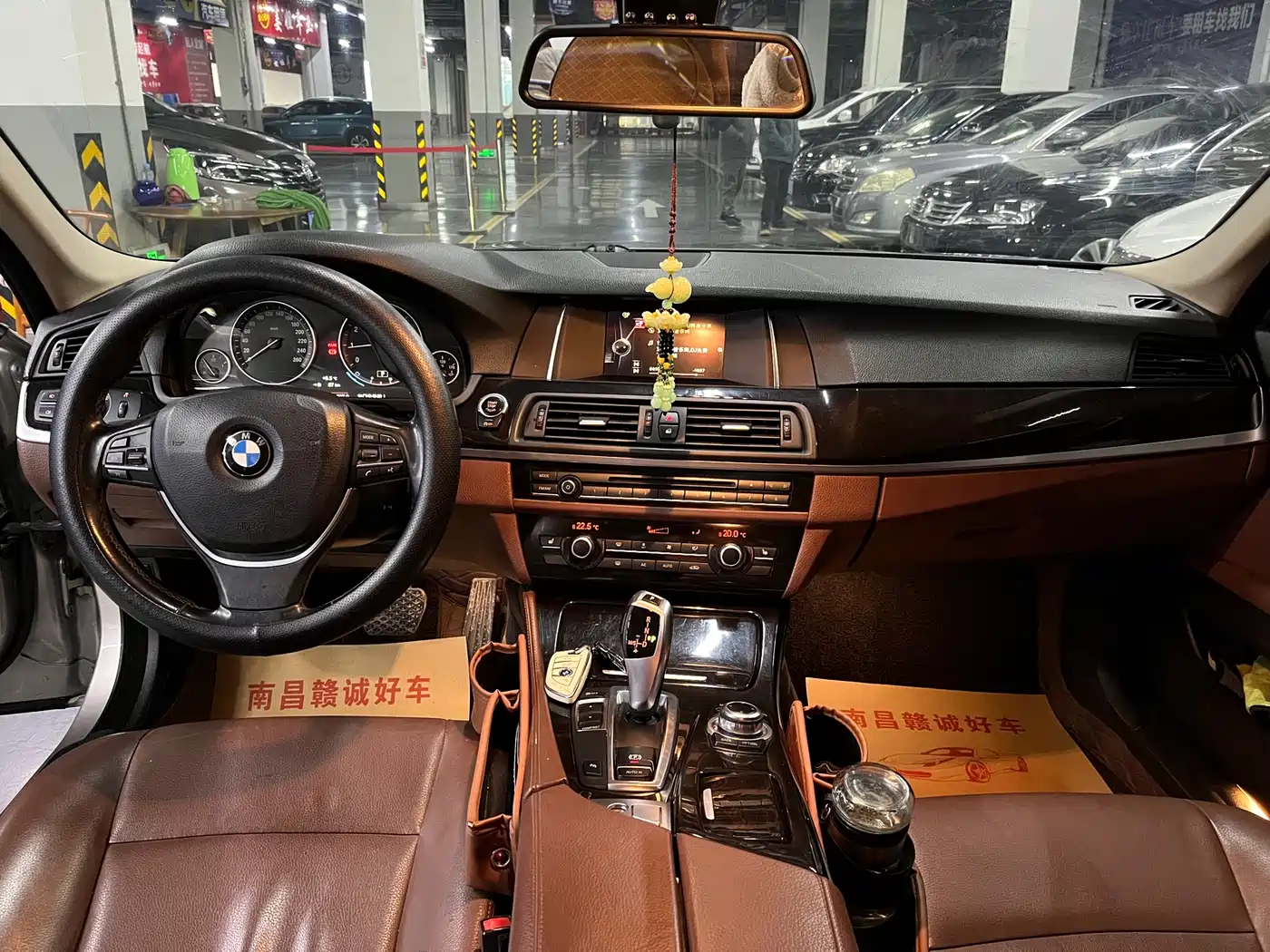 BMW 5 Series 2017 525Li Leading Edition фото 6
