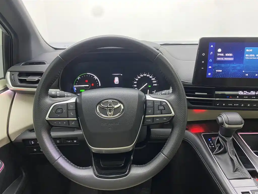 Toyota Sienna 2023 2.5L Hybrid Premium Edition фото 14