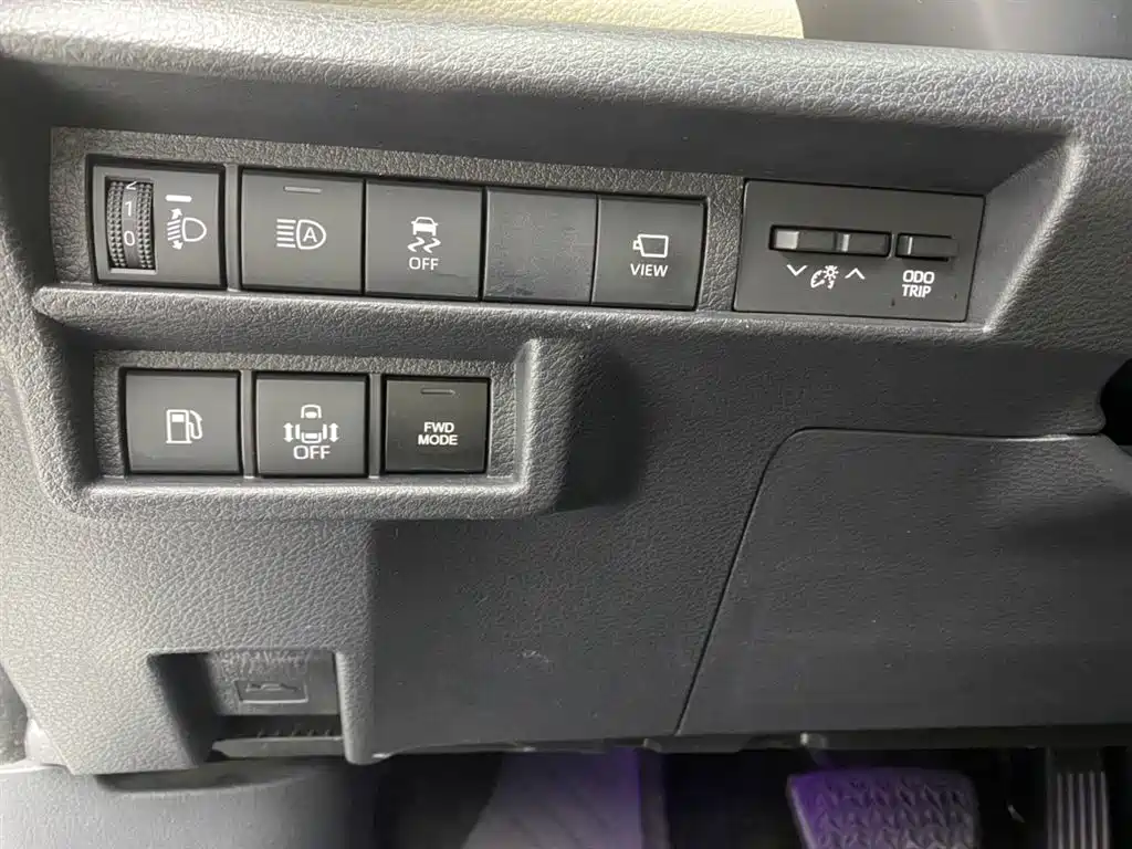 Toyota Sienna 2023 2.5L Hybrid Premium Edition фото 25