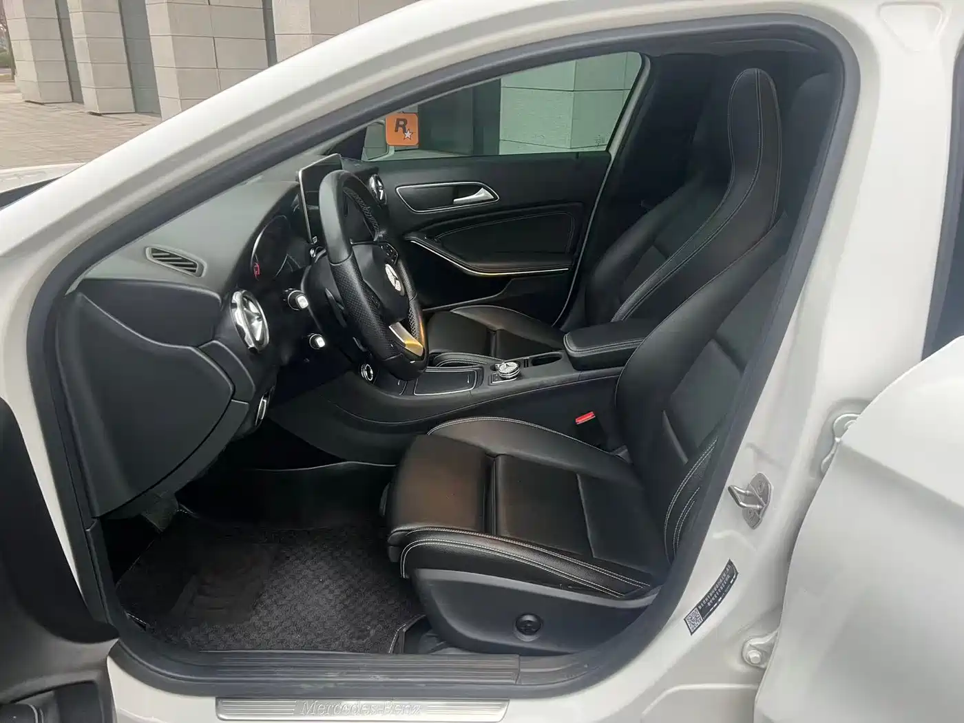 Mercedes-Benz GLA 2018 GLA 200 Dynamic фото 8