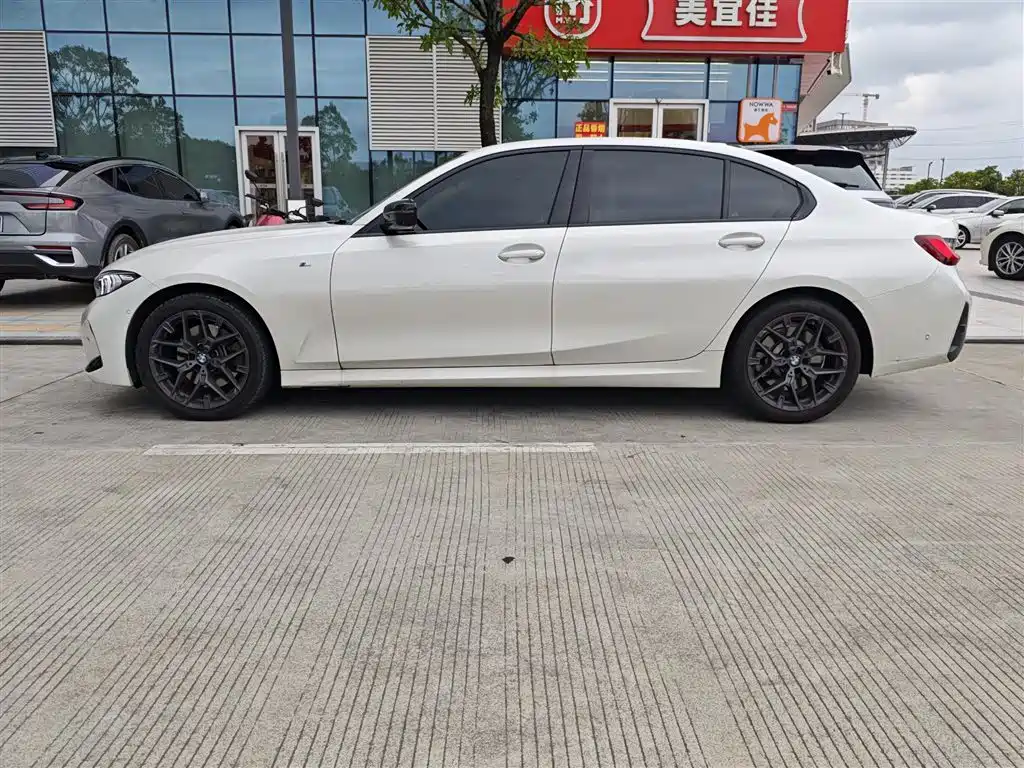 BMW 3 Series 2026 2025 330Li M Sport Night Edition