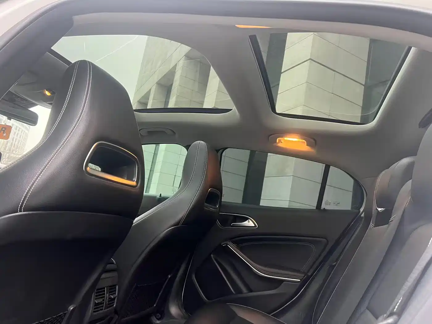 Mercedes-Benz GLA 2018 GLA 200 Dynamic фото 14