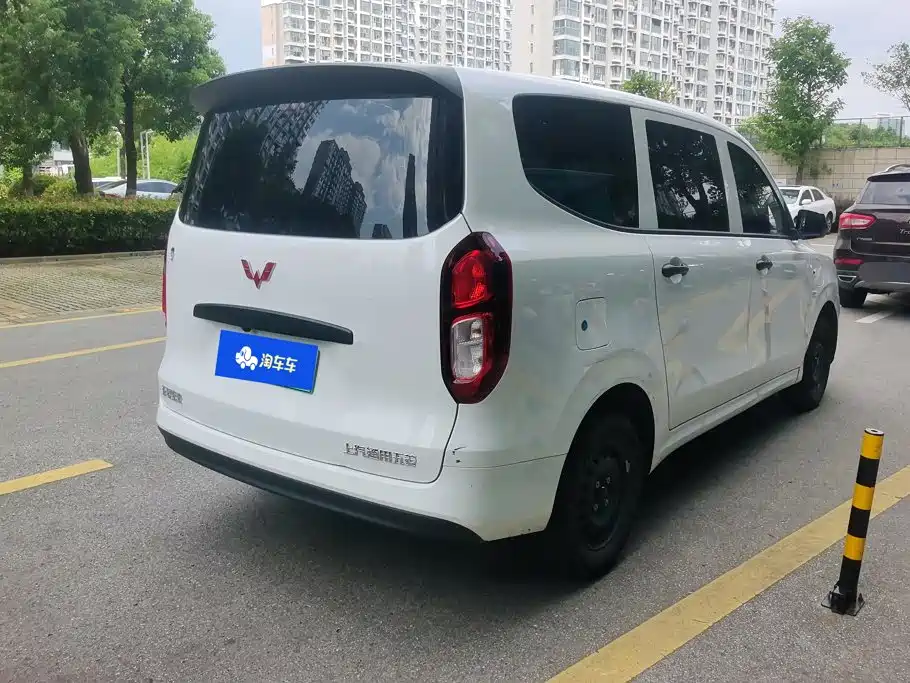 Wuling Motors Wuling Hongguang New Energy 2026 2025 Model Range Extender Hybrid 50KM Standard