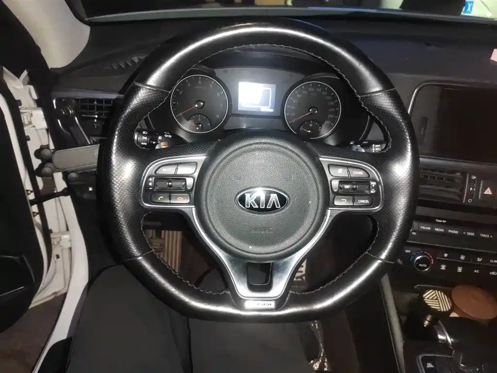 Kia K5 2016 1.6T Automatic LUX фото 3