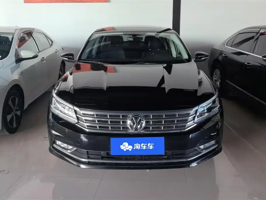 Volkswagen Passat 2016 330TSI DSG Executive Edition фото 2