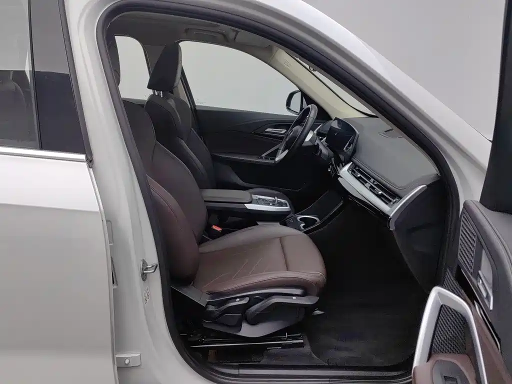 Фото 23 - BMW X1