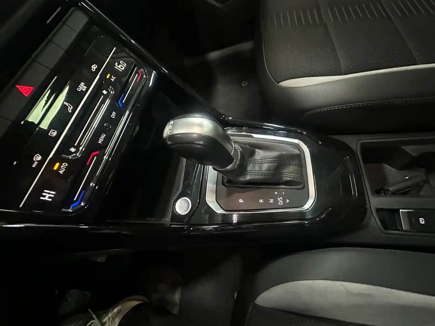 Volkswagen T-ROC 2022 280TSI DSG 2WD Elite PLUS фото 15