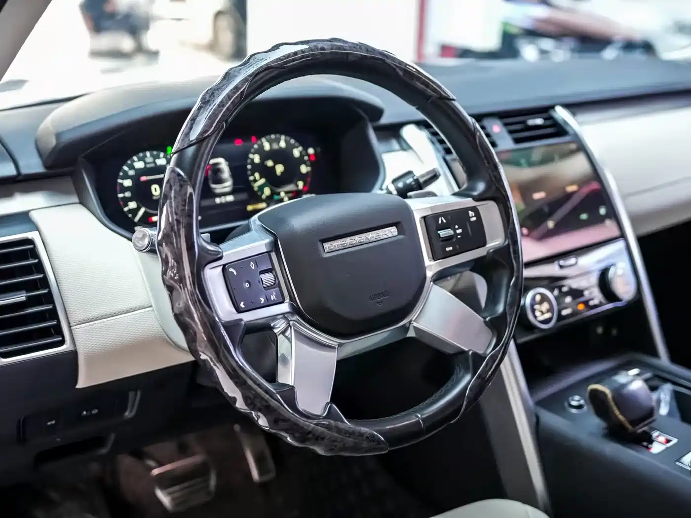 Land Rover Discovery 2021 360PS R-Dynamic S фото 4