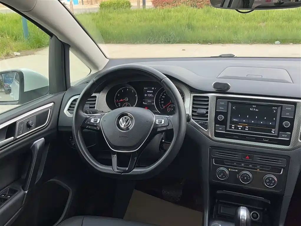 Volkswagen Golf Sportsvan 2019 280TSI Automatic Curiosity Edition China V фото 3