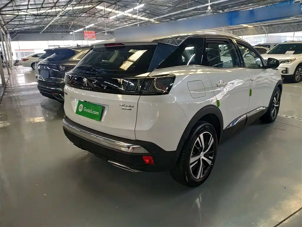 PEUGEOT 4008