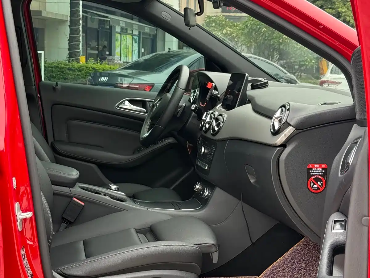 Mercedes-Benz B-Class 2017 B 200 Dynamic фото 15
