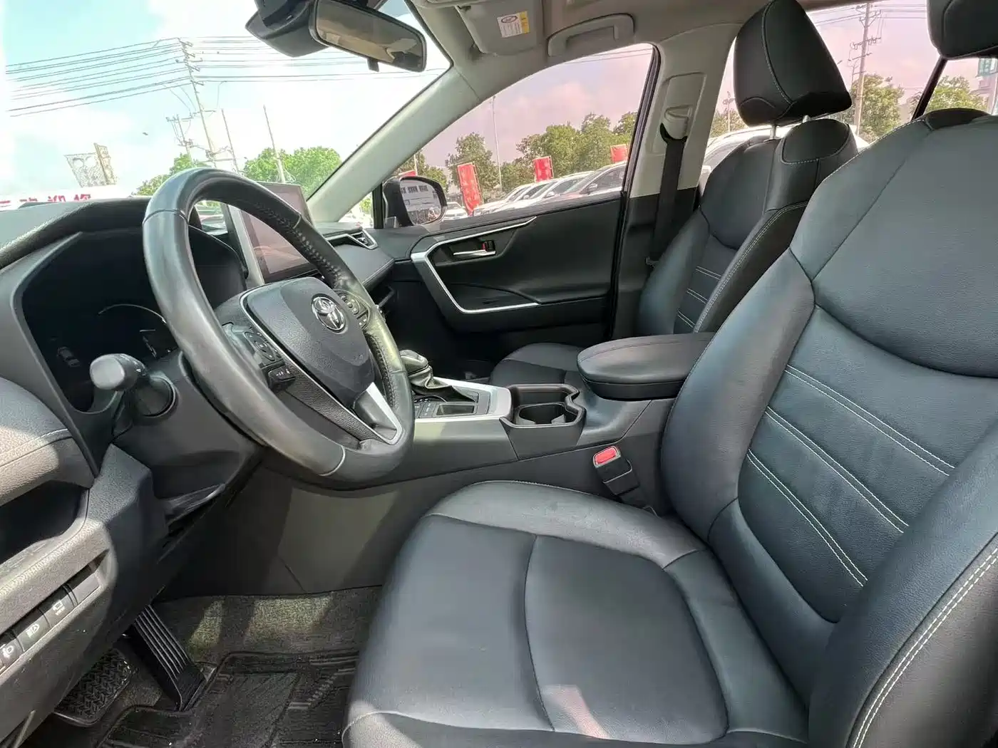 Toyota RAV4 Rongfang 2022 2.0L CVT 2WD Trend Plus Edition фото 2