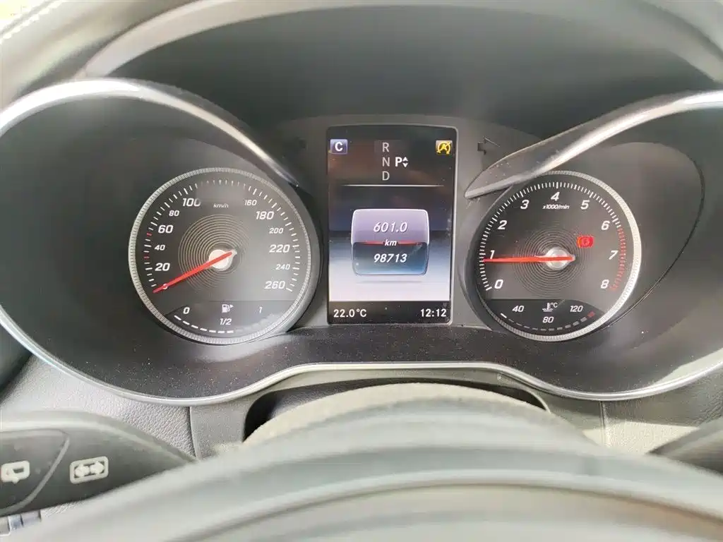 Mercedes-Benz GLC 2018 GLC 260 4MATIC Dynamic фото 4