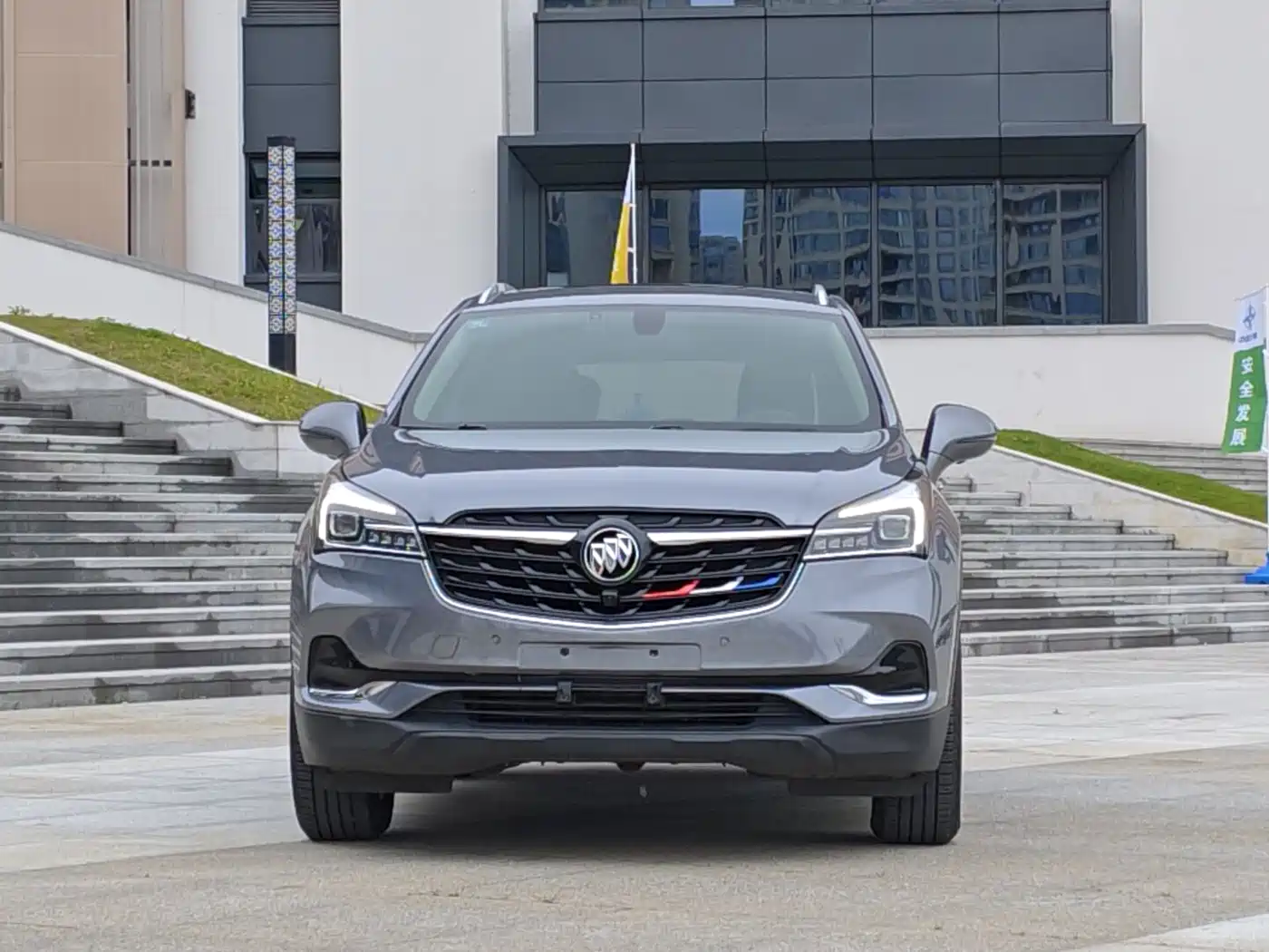 Buick Envision Plus 2020 20T FWD Luxury фото 3