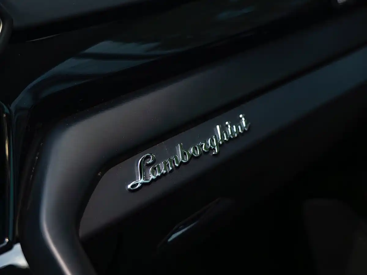 Lamborghini Urus 2024 2023 4.0T V8 S